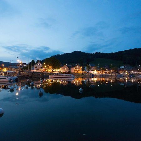 Hotel De La Truite & Spa Le Petit Nautilus Le Pont ภายนอก รูปภาพ