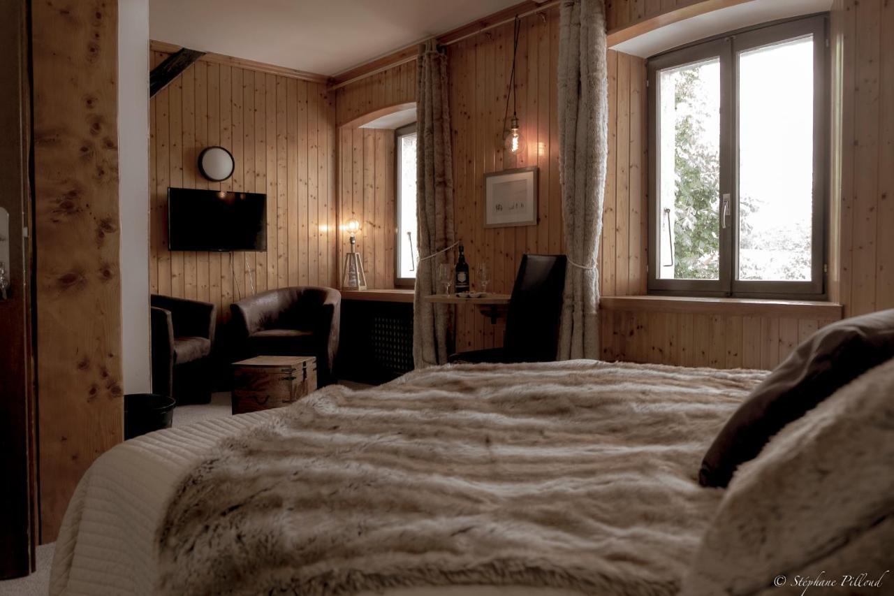 Hotel De La Truite & Spa Le Petit Nautilus Le Pont ภายนอก รูปภาพ