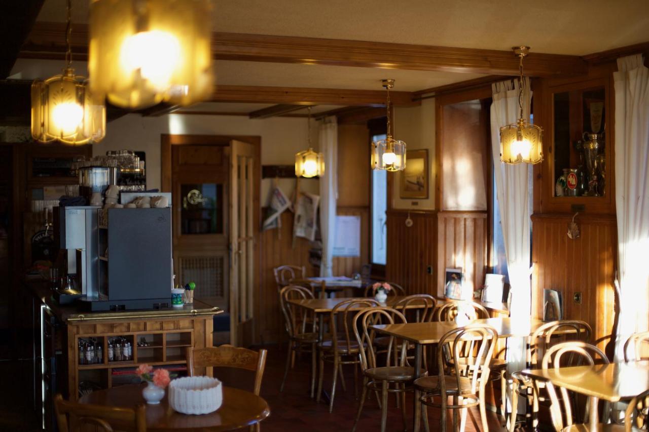 Hotel De La Truite & Spa Le Petit Nautilus Le Pont ภายนอก รูปภาพ