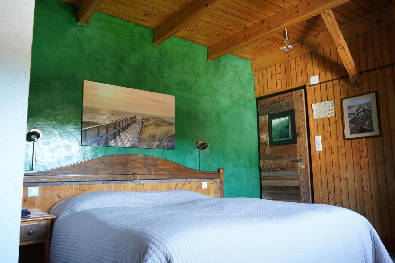 Hotel De La Truite & Spa Le Petit Nautilus Le Pont ภายนอก รูปภาพ