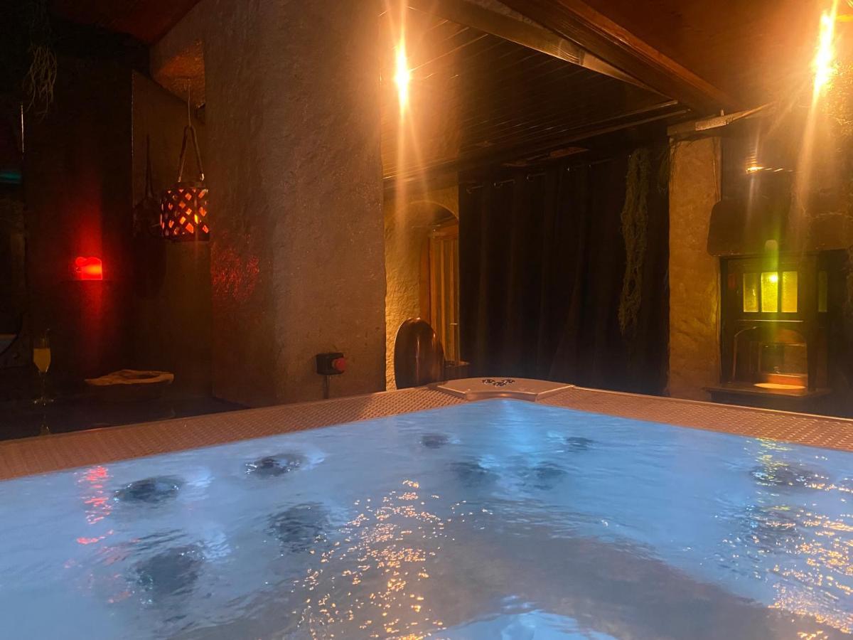 Hotel De La Truite & Spa Le Petit Nautilus Le Pont ภายนอก รูปภาพ