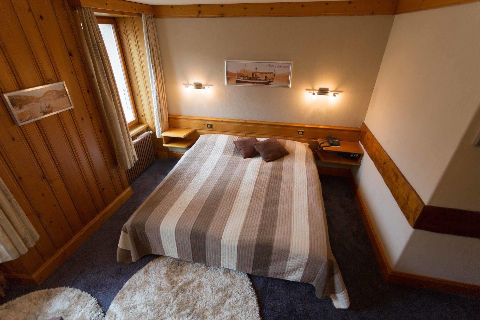 Hotel De La Truite & Spa Le Petit Nautilus Le Pont ภายนอก รูปภาพ