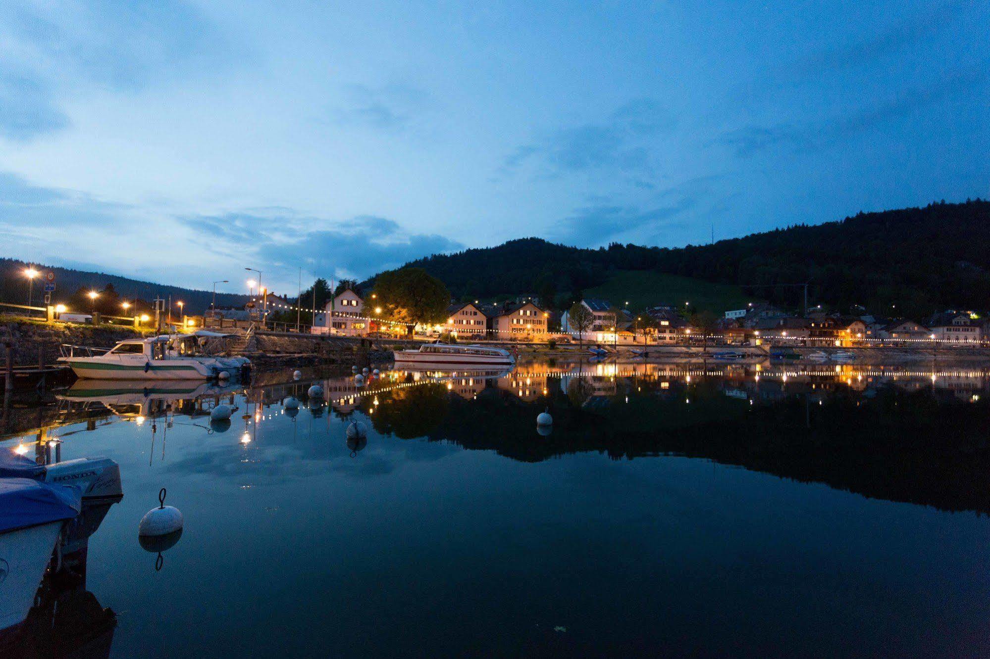 Hotel De La Truite & Spa Le Petit Nautilus Le Pont ภายนอก รูปภาพ